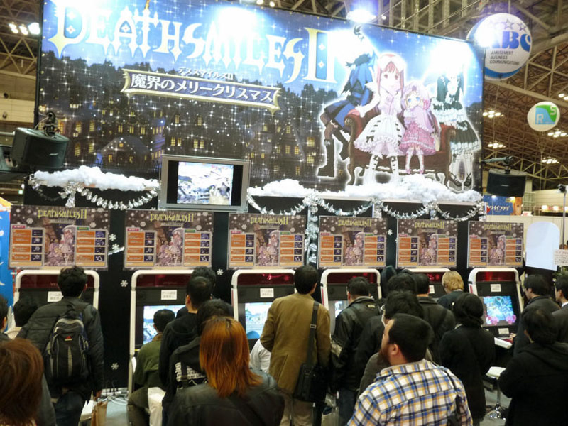 Illustration for article titled Gothic Lolita Shooter Goes Christmas